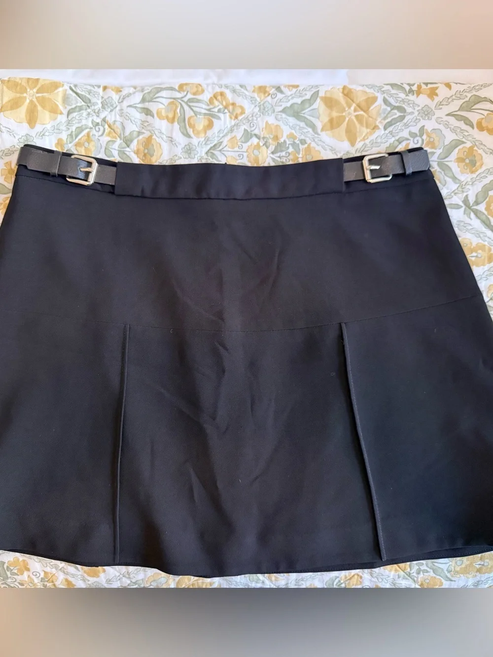 Express Y2K side buckle Mini black Skirt sz 6